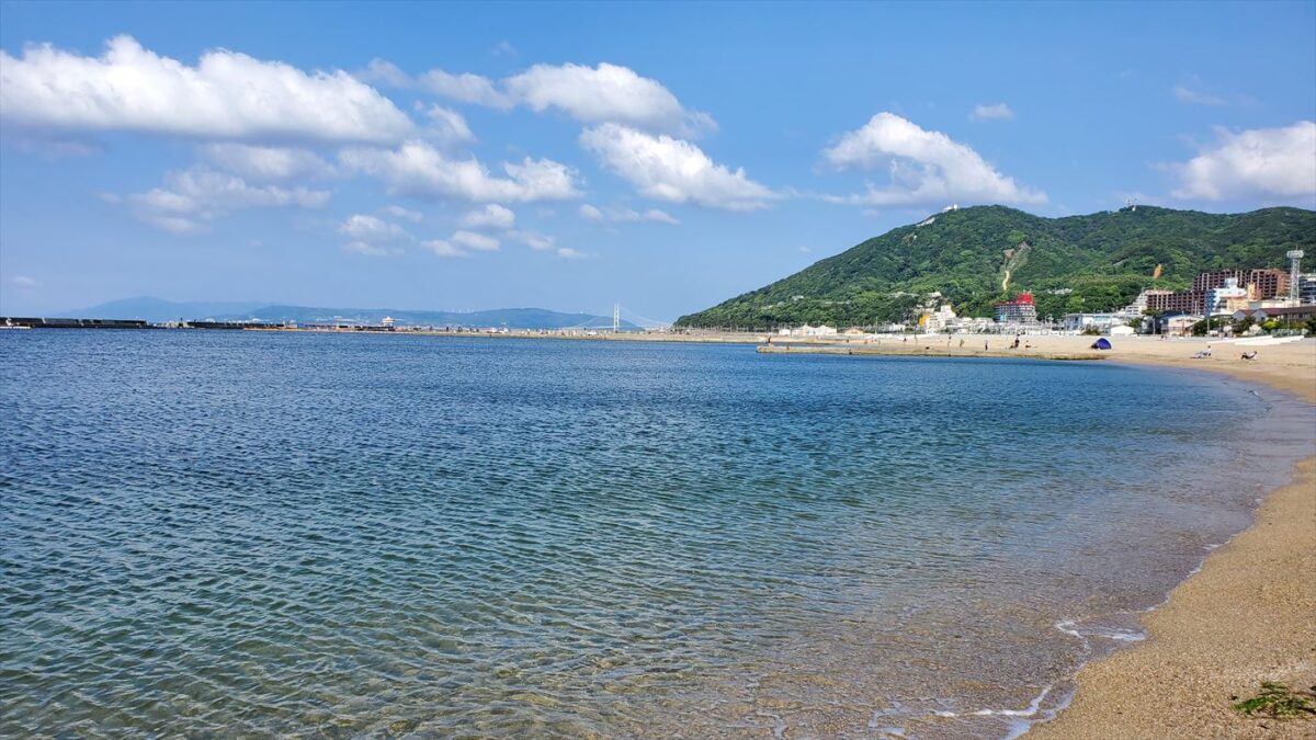 釣り人多し須磨海岸