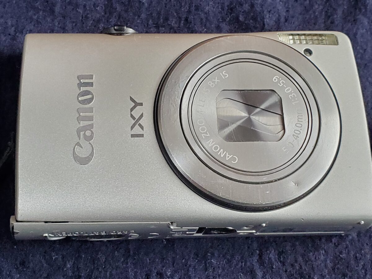 Canon IXY F600の外観