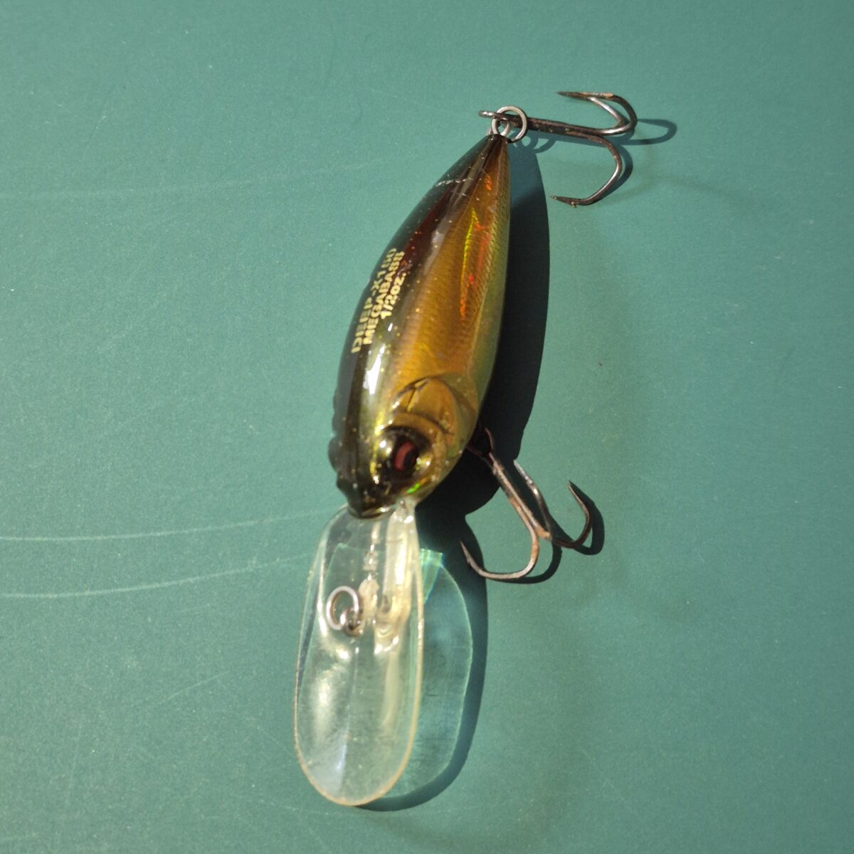 スマホで撮影、バックはカッターマット