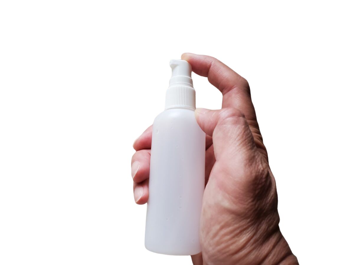 100均のスプレーボトル