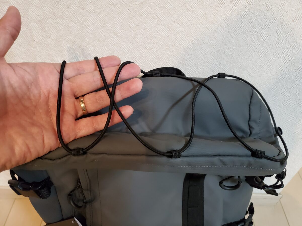 アブガルシアのシステムバッグパックの上蓋ゴムスピンドル